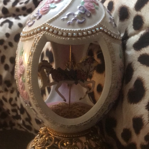 Franklin Mint TFM 1996 Carousel Horse Music Box - Picture 9 of 11